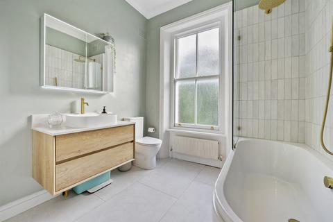 1 bedroom flat to rent, Lawford Road, Kentish Town, NW5