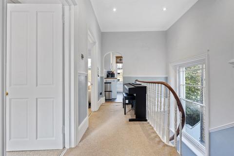 1 bedroom flat to rent, Lawford Road, Kentish Town, NW5