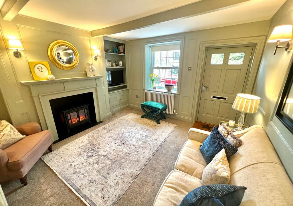 Glossop Road, Little Hayfield, High... 2 bed cottage for sale £230,000