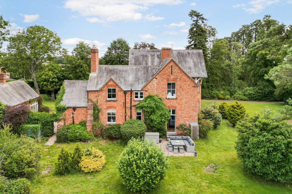 Gaydon, Warwick CV35 5 bed detached house for sale £1,350,000