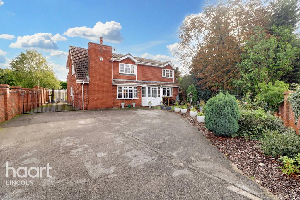 Mill Lane, Saxilby 4 bed detached house for sale £490,000