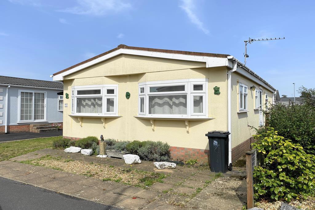 Pinehurst Road West Moors BH22 0BP 2 bed park home - £125,000