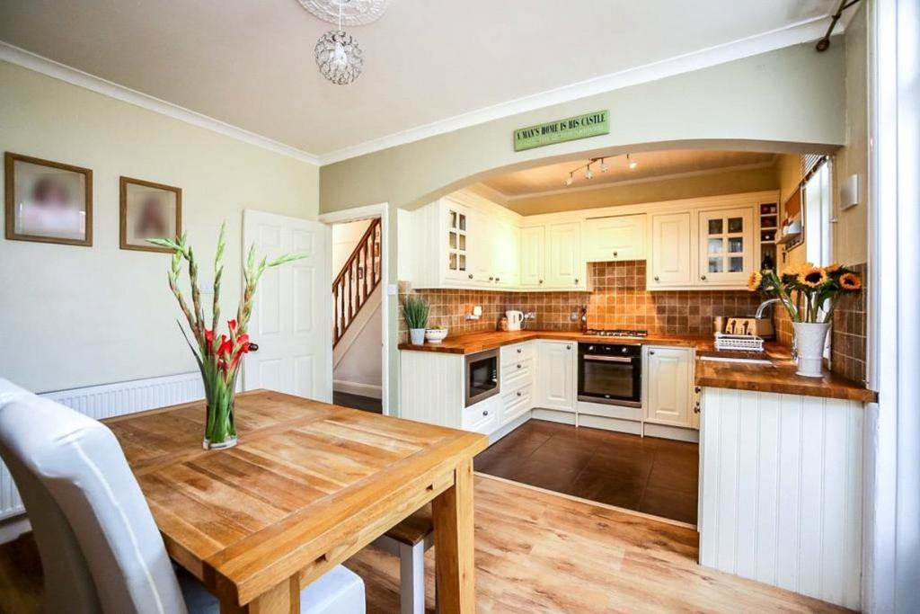 Darland Avenue, Darland Banks... 3 bed terraced house £330,000