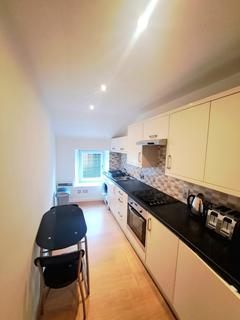 2 bedroom flat to rent, Crown Terrace, Top Floor, City Centre, Aberdeen, AB11