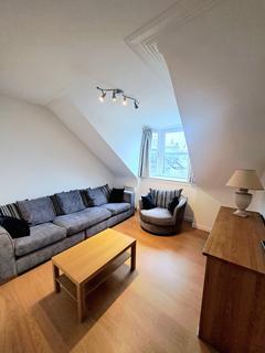 2 bedroom flat to rent, Crown Terrace, Top Floor, City Centre, Aberdeen, AB11
