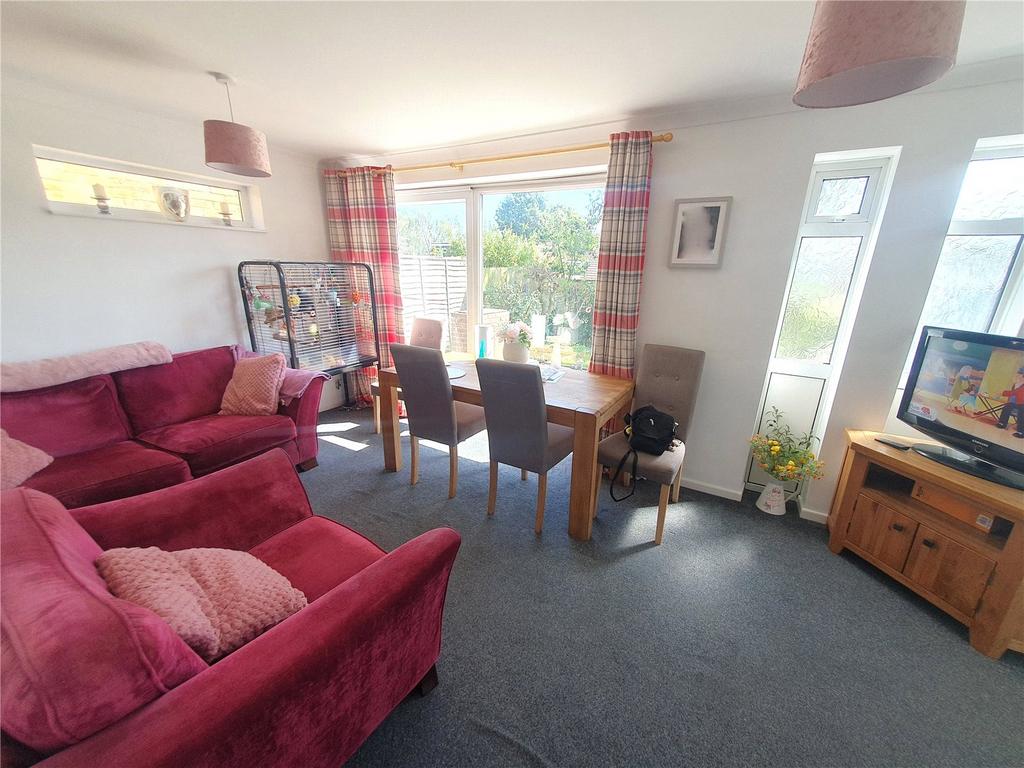 Bridgewater Drive, Northampton, NN3 4 bed detached house £325,000