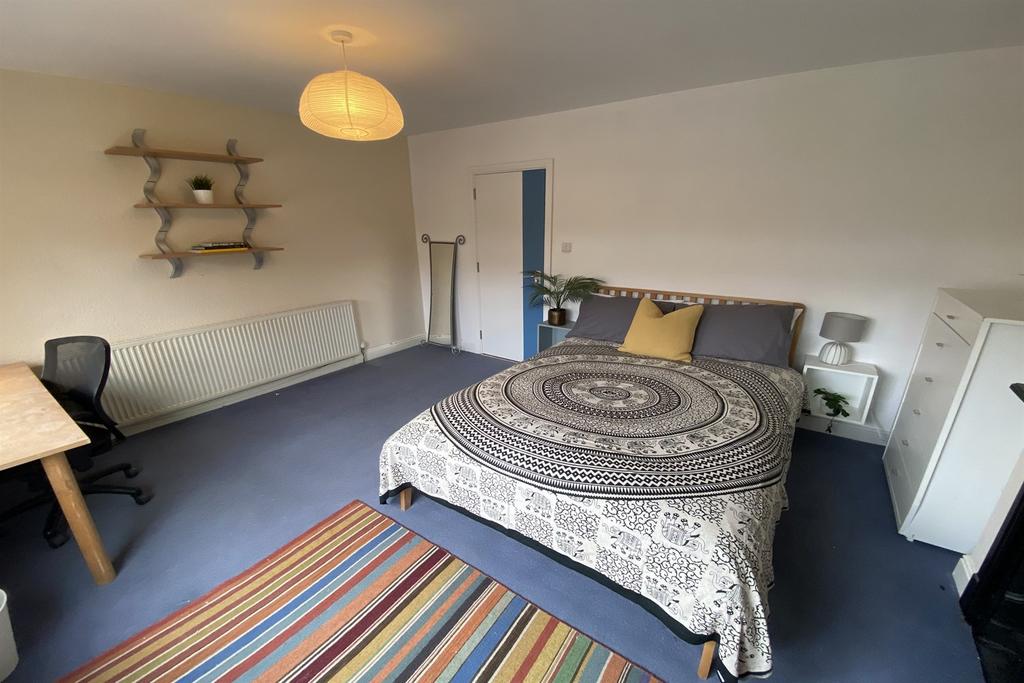 House in Nottingham, Beeston - View 2