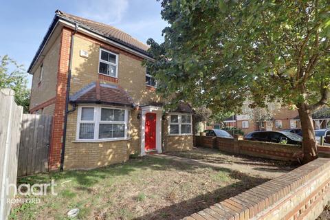 76 Foxglove Road, Rush Green, Romford, RM7 0YQ