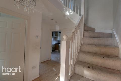 76 Foxglove Road, Rush Green, Romford, RM7 0YQ