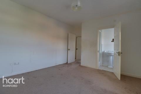 76 Foxglove Road, Rush Green, Romford, RM7 0YQ