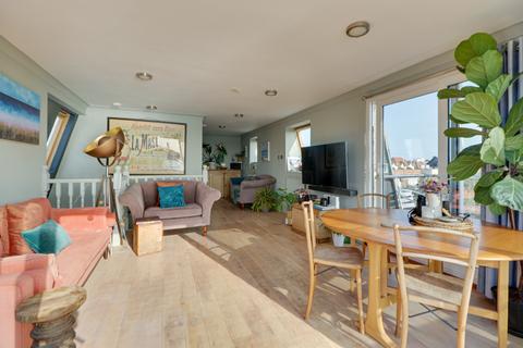 2 bedroom penthouse for sale, Tower Street, Old Portsmouth