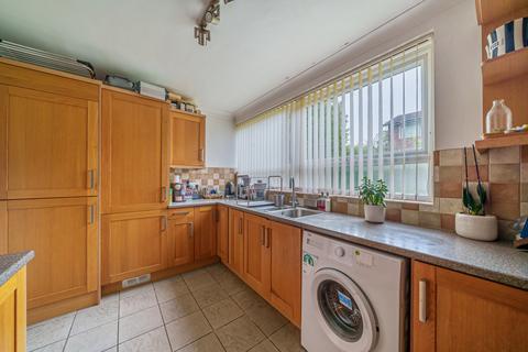 2 bedroom flat for sale, St. Margarets, London Road, Guildford, GU1