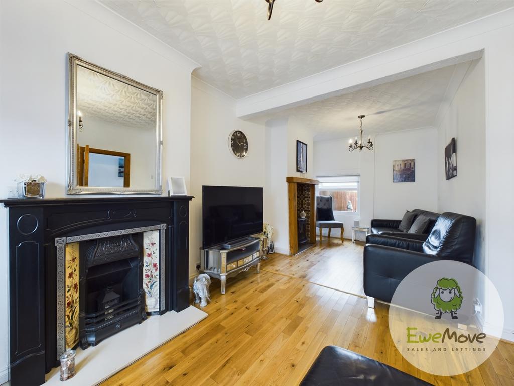 39 Main Road, Queenborough 4 bed terraced house for sale £270,000