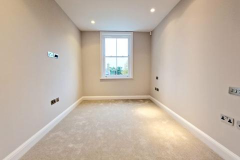 2 bedroom flat for sale, Camlet Way, London