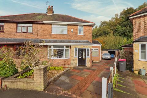 3 bedroom semi-detached house for sale, Chestnut Avenue, Cadishead, M44