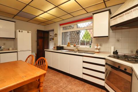 3 bedroom semi-detached house for sale, Chestnut Avenue, Cadishead, M44