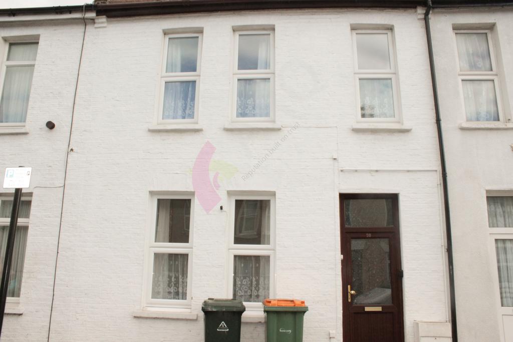3 Bedroom mid terraced House, Curwen Avenue E7