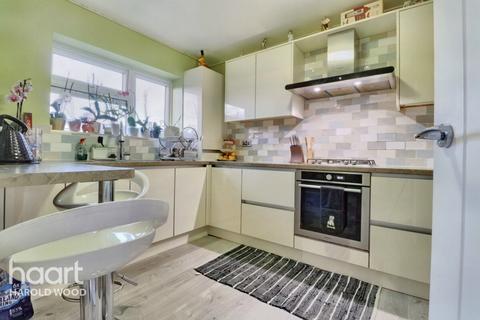 1 bedroom flat for sale, Longtown Close, Romford
