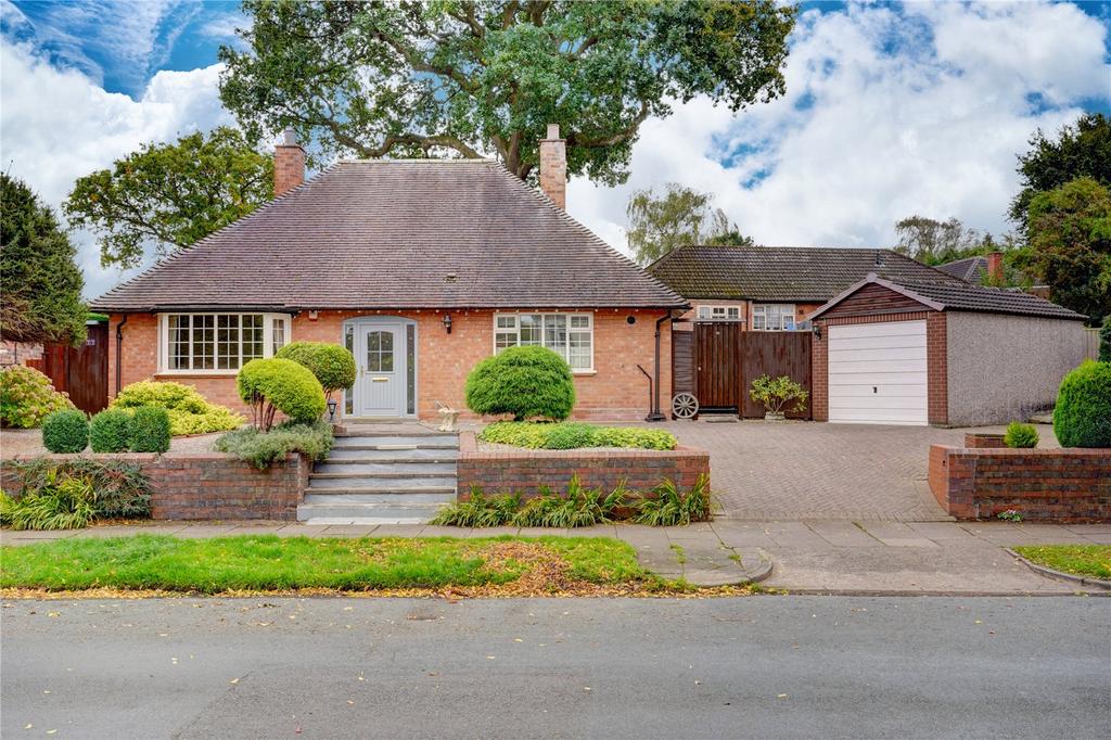 Hay Green Lane, Bournville, Birmingham, B30 2 bed bungalow for sale £