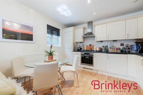Flat 3, 3 Dreadnought Close, London, SW19 2TA