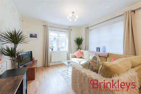 Flat 3, 3 Dreadnought Close, London, SW19 2TA