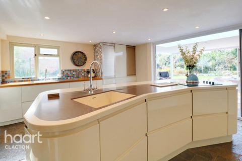 10 Chapel Lane, Kirby Cross, Frinton-on-sea, CO13 0NF