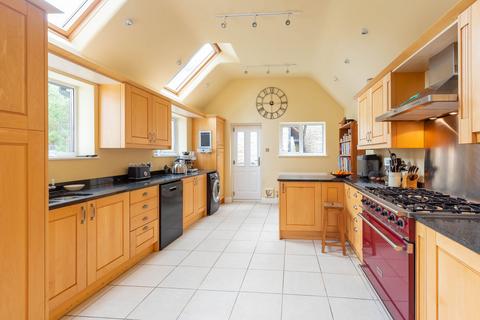4 bedroom semi-detached house for sale, 12 Kings End, Bicester OX26
