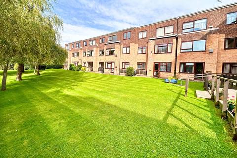 1 bedroom flat for sale - Lymington Road, Highcliffe, Dorset. BH23 5HG