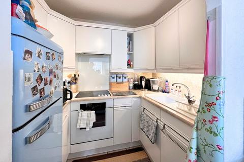 1 bedroom flat for sale - Lymington Road, Highcliffe, Dorset. BH23 5HG