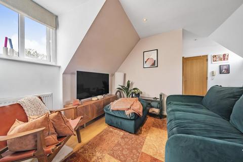 Flat 9, Parkview Court, 11 George Square, London, SW19 3LD