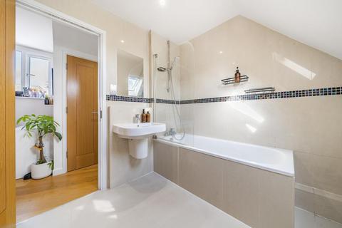 Flat 9, Parkview Court, 11 George Square, London, SW19 3LD