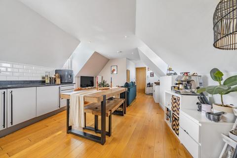 Flat 9, Parkview Court, 11 George Square, London, SW19 3LD