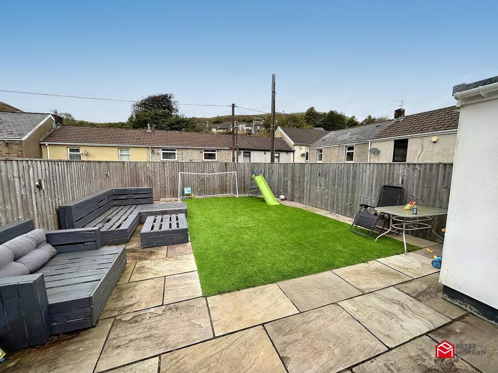 High Street, Ogmore Vale, Bridgend, Bridgend County. CF32 7AD 3 bed end