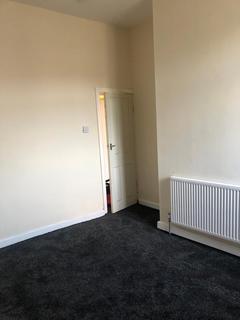 1 bedroom flat to rent, Flat 4, 272 Skipton Road BD20 6AS
