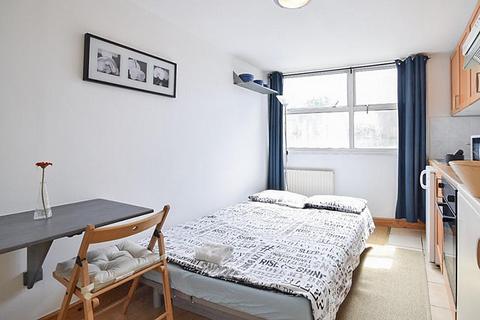 Studio to rent, West Cromwell Road, Earls Court, London SW5