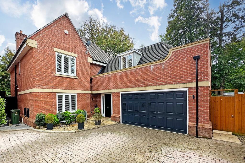 Copper Beech Close, Dorridge, B93 6 bed detached house £1,395,000