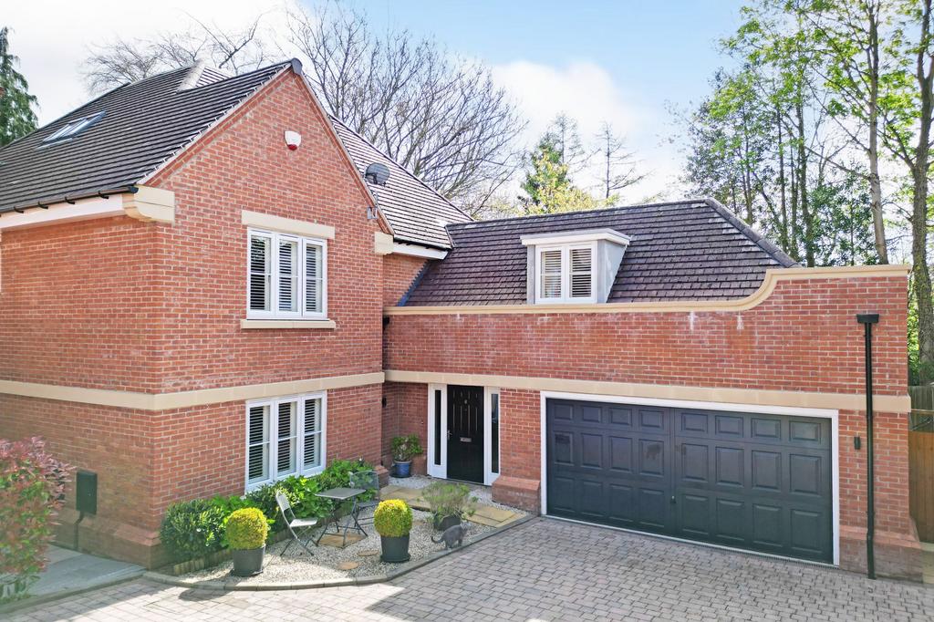 Copper Beech Close, Dorridge, B93 6 bed detached house for sale £