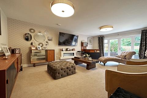 6 Copper Beech Close, Dorridge, Solihull, B93 8FF