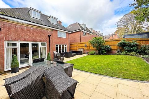 6 Copper Beech Close, Dorridge, Solihull, B93 8FF