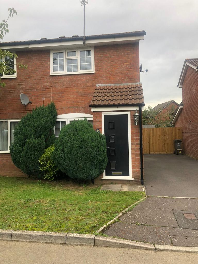 17 Caradoc Close, St. Mellons, Cardiff 2 bed terraced house to rent £1,100 pcm (£254 pw)