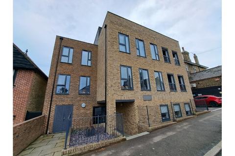 2 bedroom penthouse to rent, Dormer Court, Broadstairs CT10