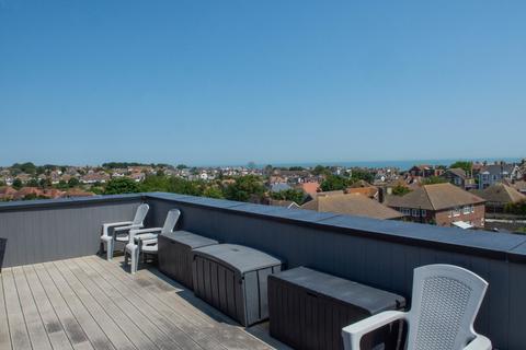 2 bedroom penthouse to rent, Dormer Court, Broadstairs CT10