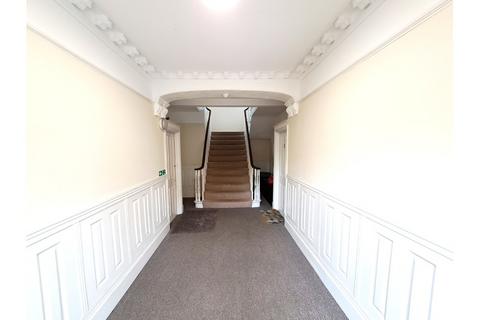 2 bedroom flat to rent, Devonshire Terrace, Broadstairs CT10