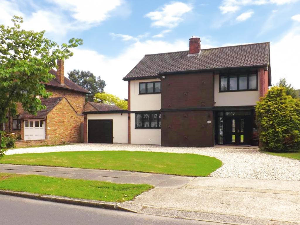 Nelmes Crescent, Hornchurch, Essex, RM11 4 bed detached house to rent