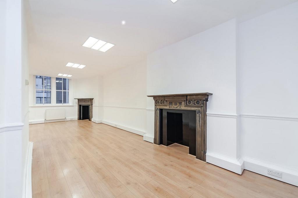 Interior Photo 8.jpg