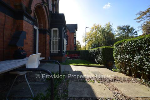 12 bedroom end of terrace house to rent, Grosvenor Road, Hyde Park LS6