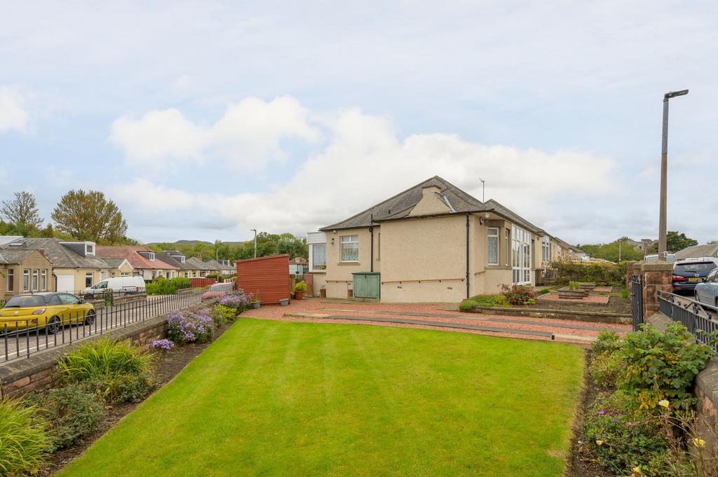181 Kingsknowe Road North, Kingsknowe, Edinburgh EH14 2ED 2 bed