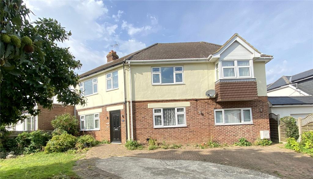 Wigmore Road, Gillingham, Kent, ME8 6 bed semidetached house £1,750