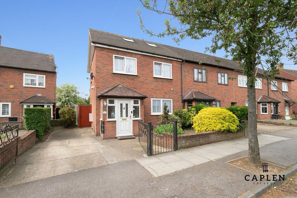 Elmbridge Road, Ilford, IG6 3 bed end of terrace house for sale £500,000