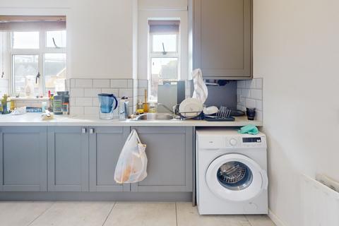 4 bedroom terraced house to rent, Flat 4, 55 Alfreton Road